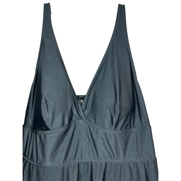 Torrid Black Underwire Swim Dress Size 3 (3X 22/24) One-Piece Adjustable Straps - Picture 2 of 16